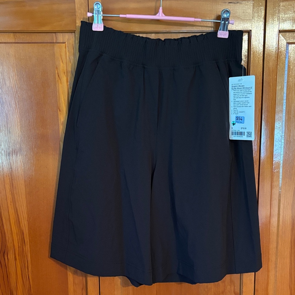 Lululemon stretch woven ruffle waist high HR short 9” in black